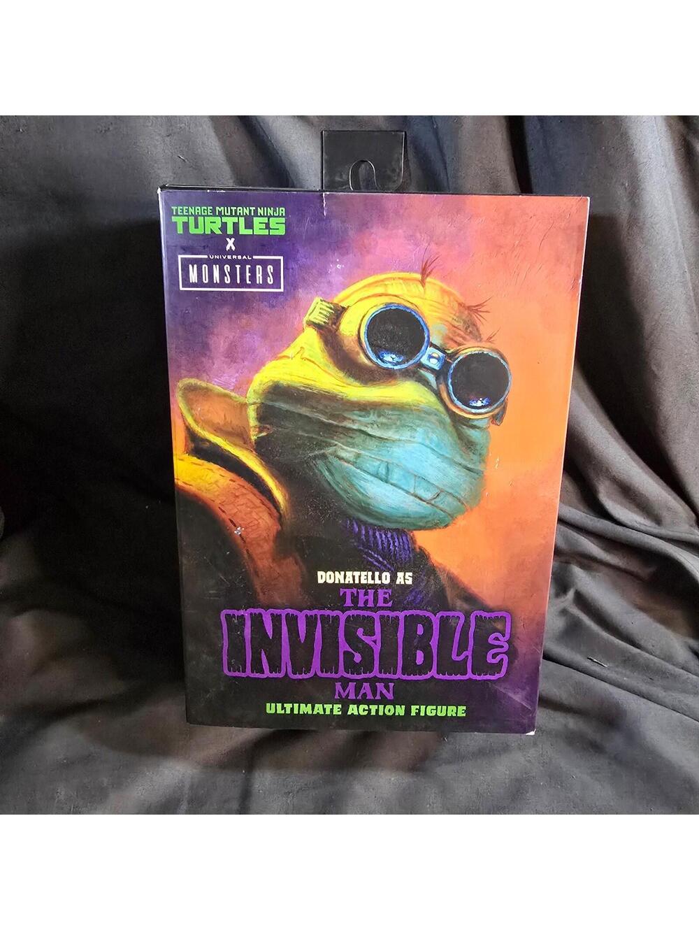 NECA TMNT Ninja Turtles Universal Monsters Donatello as The Invisible Man